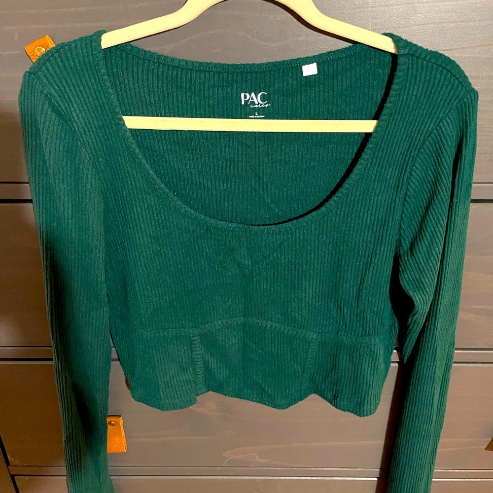 Long sleeve crop top